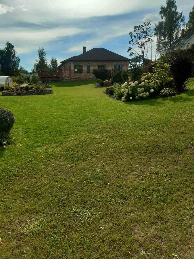 B&B Sandra Aluksne Exterior photo